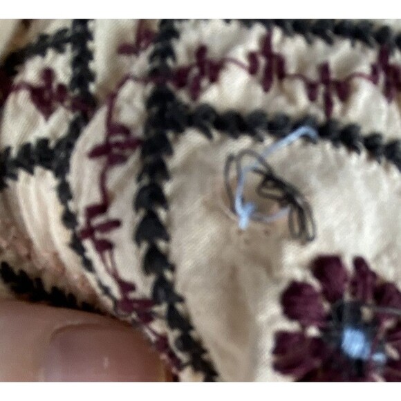 Free People Senorita Sweatshirt Medium Embroidered Puff Sleeve V-Neck Crop *READ - Picture 9 of 9